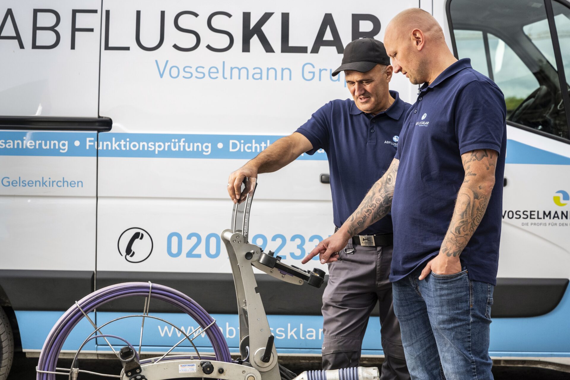 Kanal-TV-Untersuchung im Ruhrgebiet – AbflussKlar Fachkraft bei der Kanalinspektion